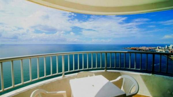 Apartamento Familiar con Vista al Mar en Bocagrande Cartagena