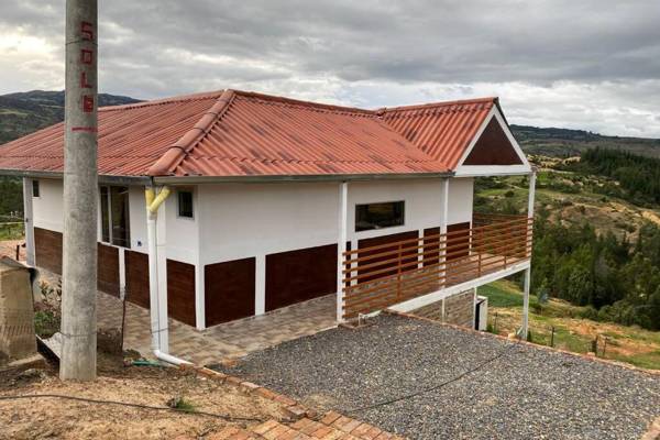 Magnifico Chalet de montaña full equipado Jacuzzi exterior ! Km 7 vía a Pesca