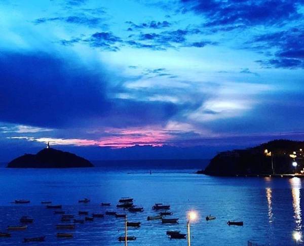 Beautiful sea view swimming pool & Jacuzzis