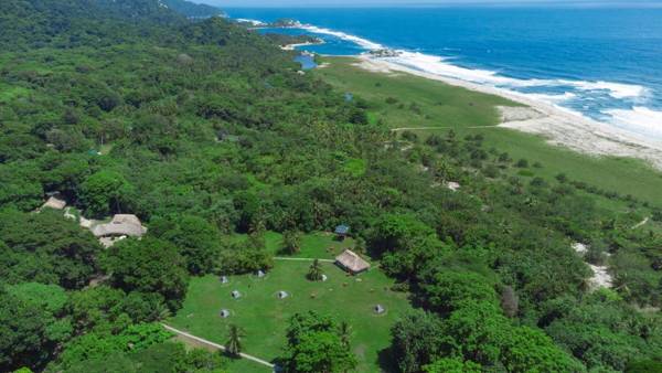 Cabañas Tequendama Playa Arrecifes Parque Tayrona