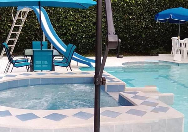 Quinta con Piscina Privada en Girardot