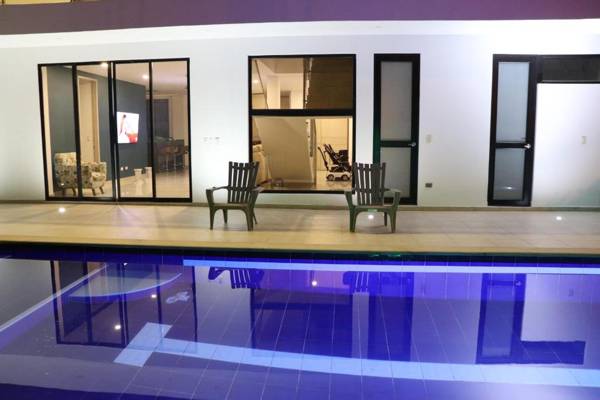 Hermosa casa con piscina y jacuzzi privado