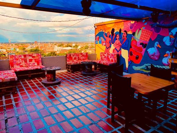 LA CLAVE HOSTEL & ROOFTOP