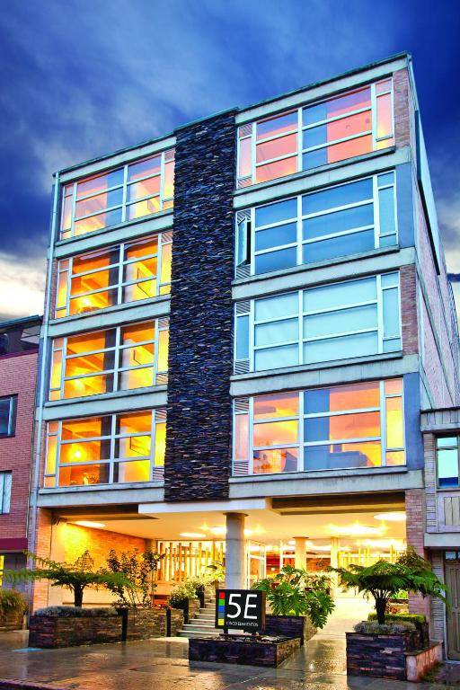 Hotel 5 Elementos Apartasuites