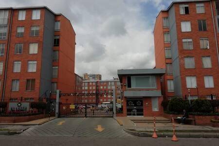 Cálida y acogedora habitación