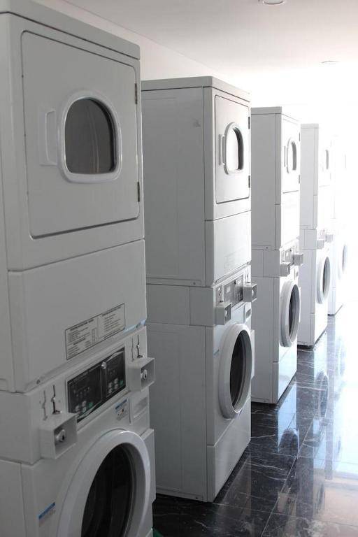 APARTASUITE EDIFICIO MONIR