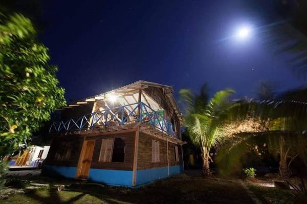 Isla Grande Eco-Hostel