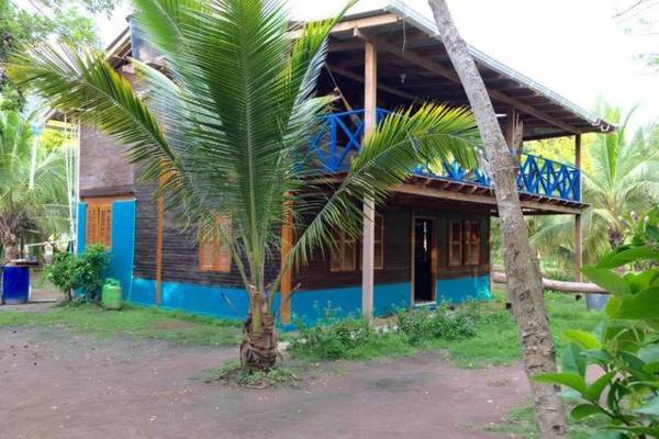 Isla Grande Eco-Hostel