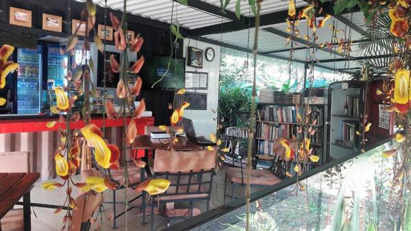 Star Hostal - Club De Tenis