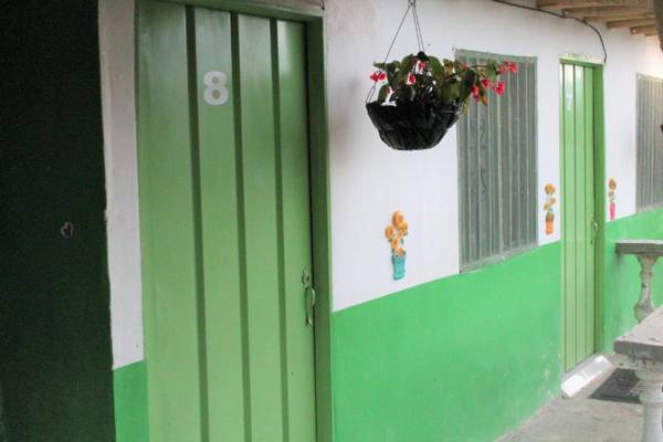 Hostal y Camping Los Girasoles