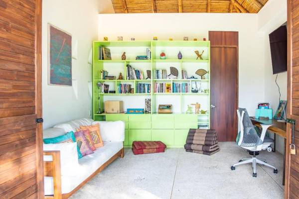 Workspace - Lovely Villa in Anapoima