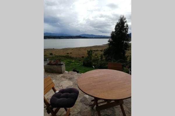 El Cascajal: Amazing lake view. Vista al lago