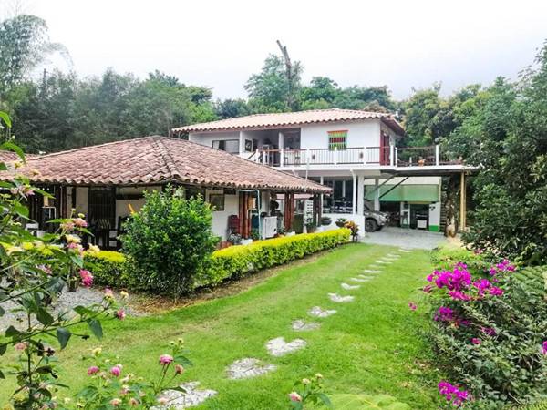 Excelente Finca Con Agroturismo Jardin Secreto