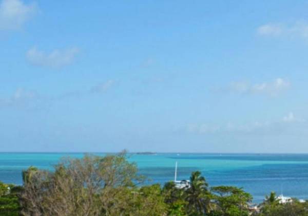 Apartamento Vacacional con Piscina en San Andres