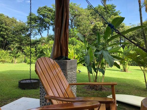 PAVONES Modern Bungalow Close to SURF! WIFI & AC