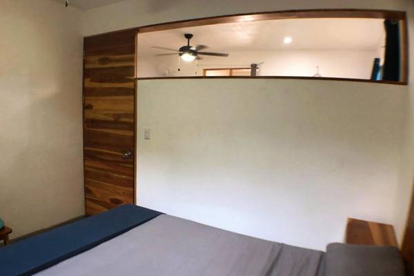 PAVONES Modern CONDO Close to SURF Hot H20 WIFI AC Laundry