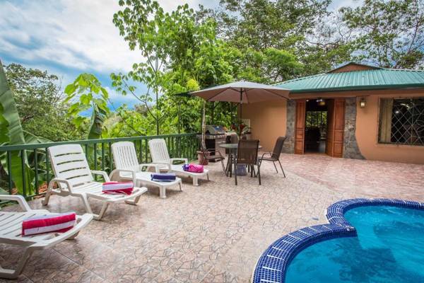 Casa Macaw Jungle Cabin w Private pool Wifi and AC