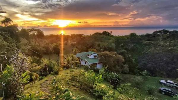 Sunset House Drake Bay