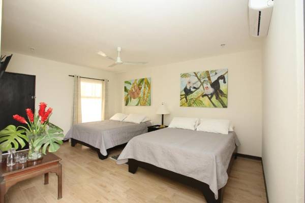 Casa María Aeropuerto B&B