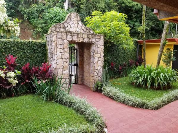 La Terraza Guest House B&B