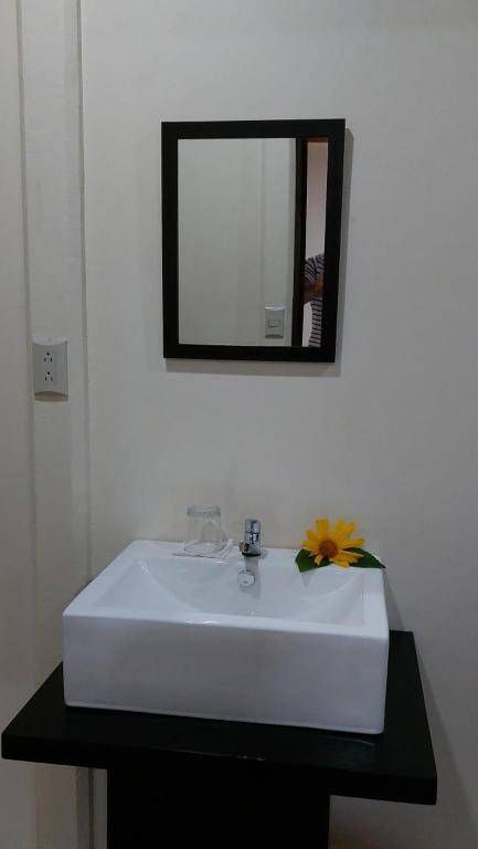 Hotel Rio Celeste to Know