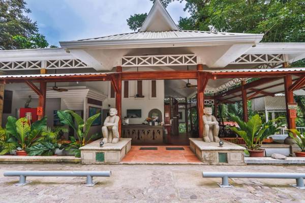 Waterfront Hotel Verde Mar