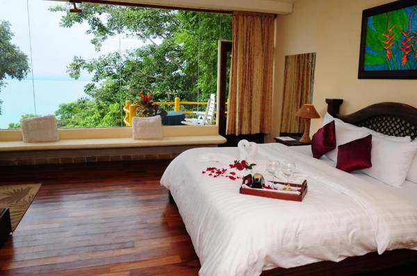 Issimo Suites (Adults Only)