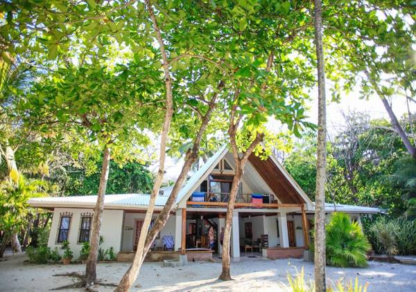 Casa Cecilia Beach Front