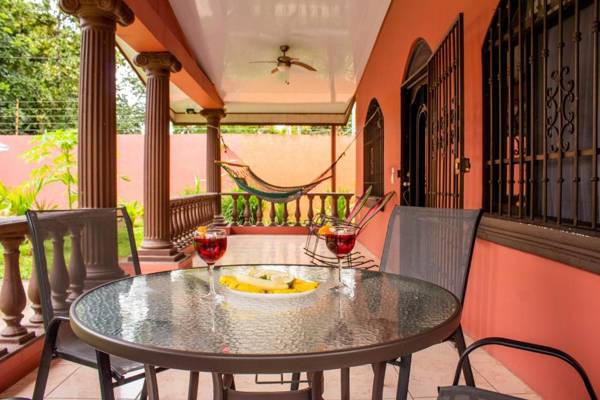 Tico House Bed & Breakfast