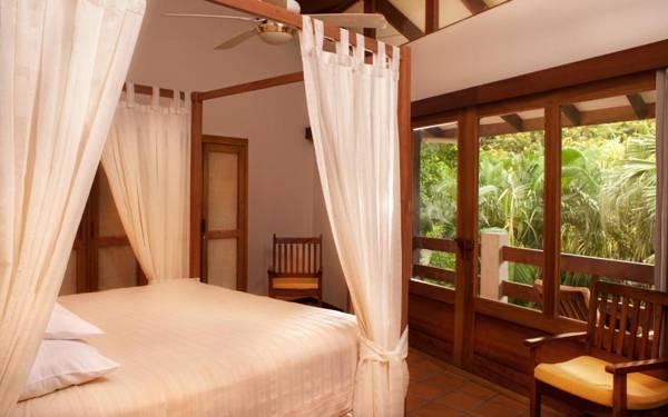 Capitán Suizo Beachfront Boutique Hotel