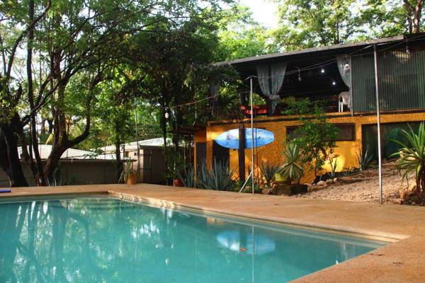 Pura Vida MINI Hostel - Tamarindo Costa Rica