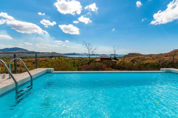 Big ultramodern hillside home with private pool and endless ocean views