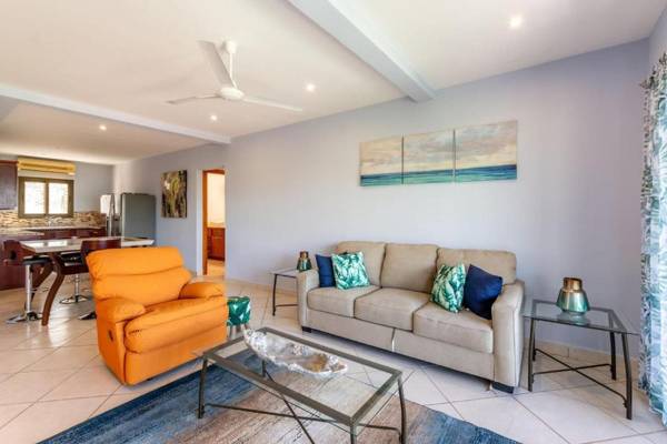 Omega 2 Flamingo 2-Bedroom Ocean-View Condo with Pool