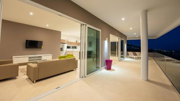 Villa CasaBella 180 Ocean View with Private Pool