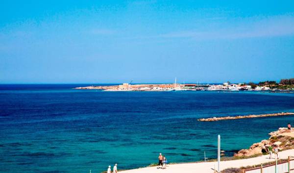 Amphora Hotel & Suites