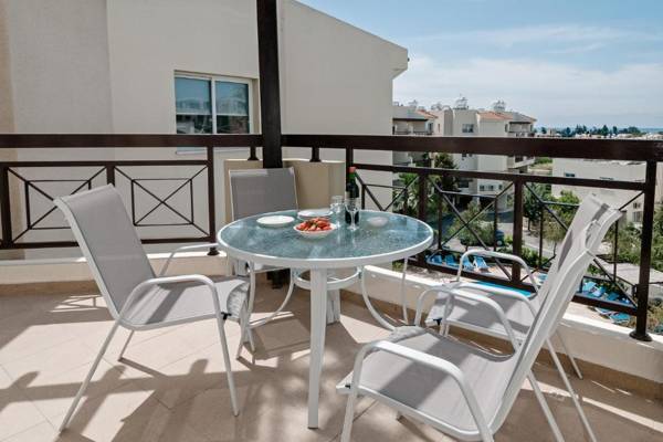 Artemis Cynthia Complex