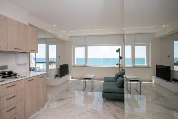 Les Palmiers Sunorama Beach Apartments