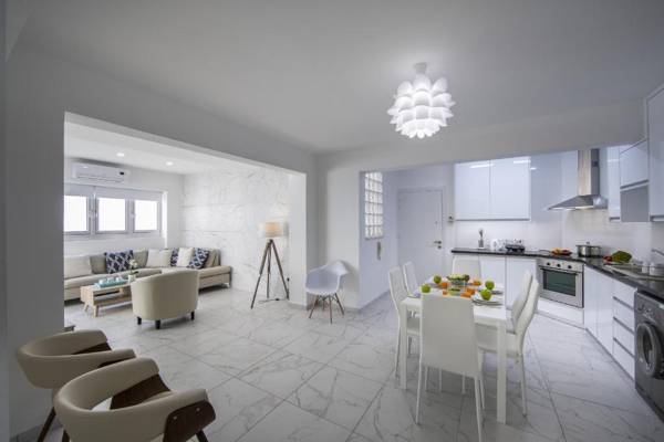 Larnaca Finikoudes Suite