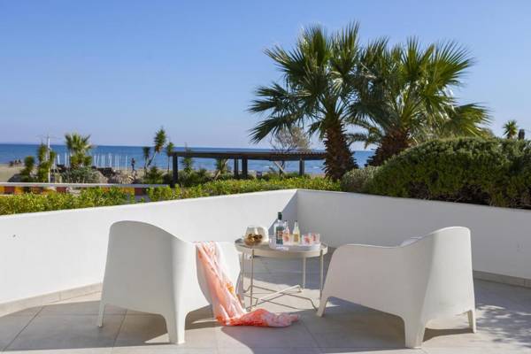Mackenzie Castella Beachfront Suite
