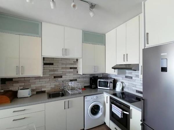 Sunorama Waterfront Apartment