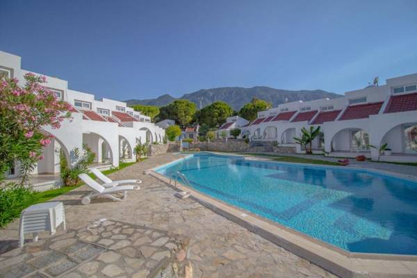 club Lapethos Bungalow