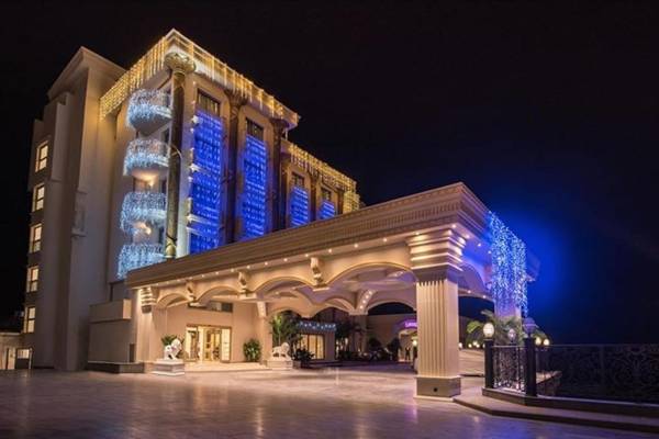 Les Ambassadeurs Hotel Casino&Marina