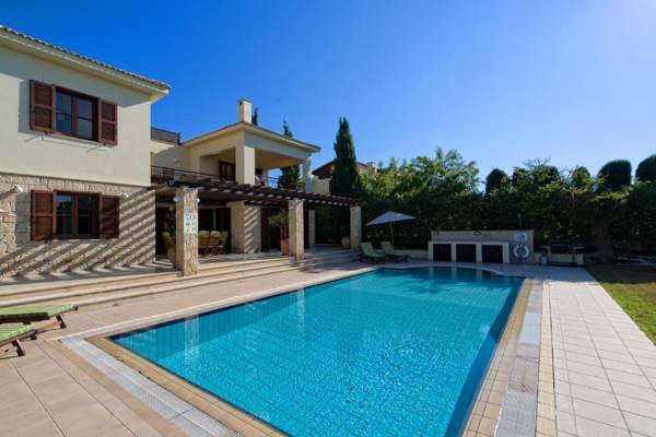 3 bedroom Villa Kedros with private pool and hot tub Aphrodite Hills Resort