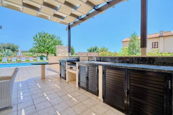 5 bedroom Villa Poseidon with private pool Aphrodite Hills Resort