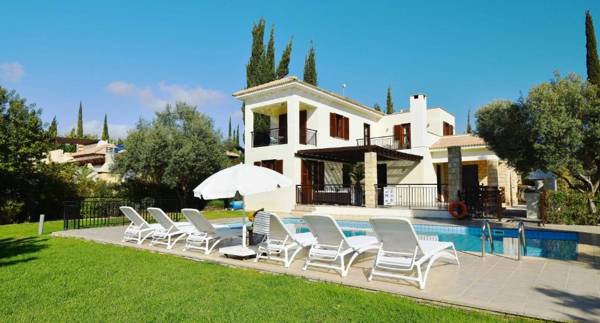 3 bedroom Villa Tala with private pool and sunset views Aphrodite Hills Resort