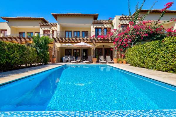 2 bedroom Apartment Eros with private pool and garden Aphrodite Hills Resort