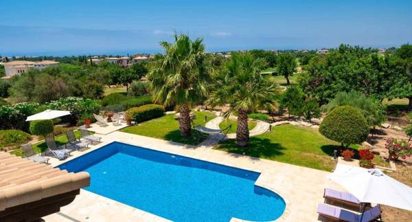 4 bedroom Villa Lofou with private pool and sea views Aphrodite Hills Resort
