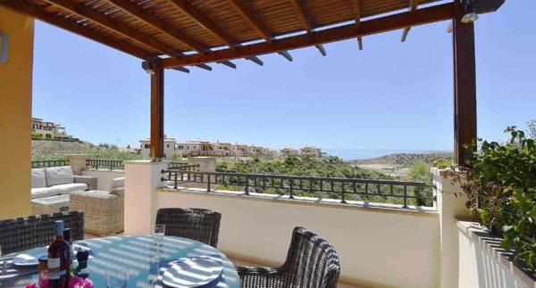 3 bedroom Villa Lania with golf course and sea views Aphrodite Hills Resort