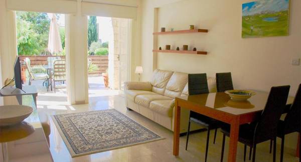1 bedroom Apartment Selene with communal pool Aphrodite Hills Resort
