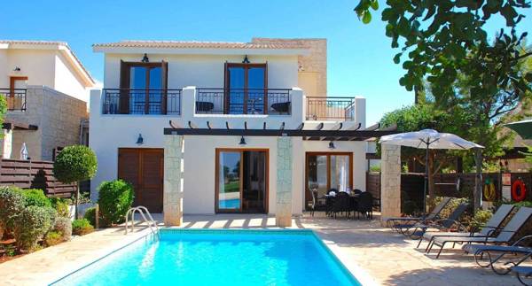 3 bedroom Villa Cardia with private pool Aphrodite Hills Resort